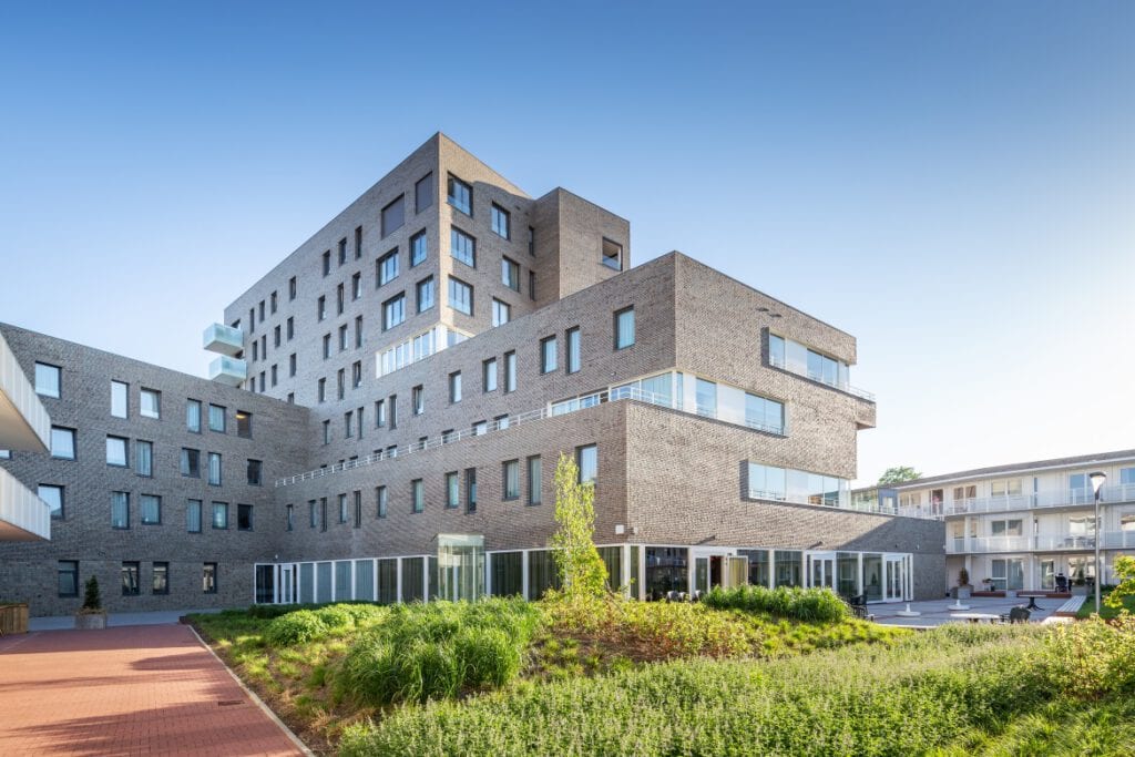 Woonzorgcomplex De Kaap is gebouwd bovenop een parkeergarage