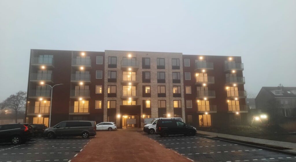 Laurierhof in de schemering